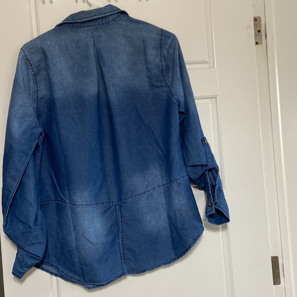 CHARLOTTE RUSSE JEAN BLOUSE Size medium - Picture 8 of 11
